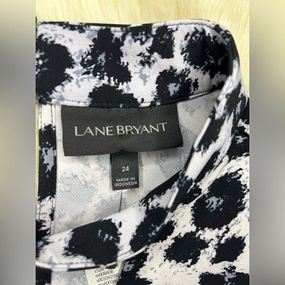Lane Bryant animal print v cut out mock neck flutter sleeves sz 24 - Picture 3 of 7